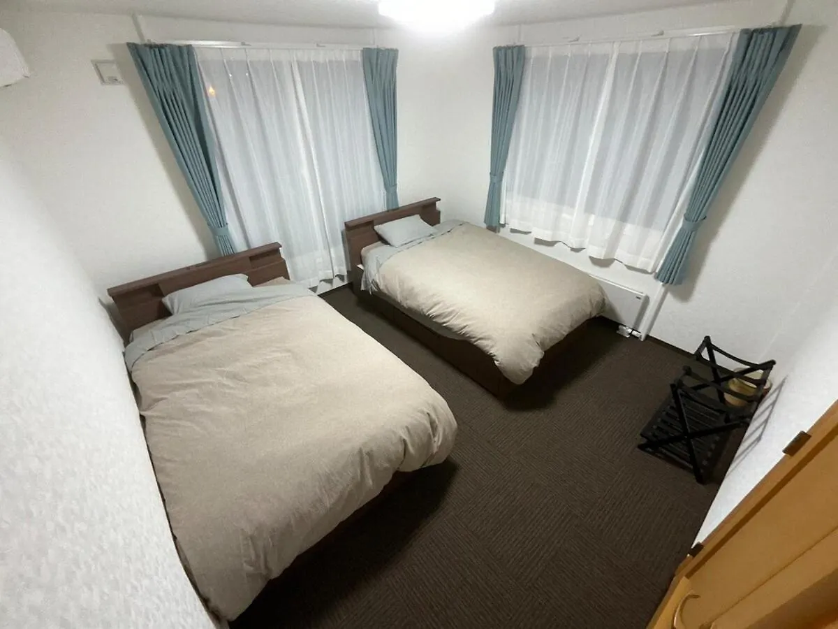 Green Hills Sapporo 5 Bedroom 10 Beds 2 Bath 2 Free Parking Spaces 0*,  Japón